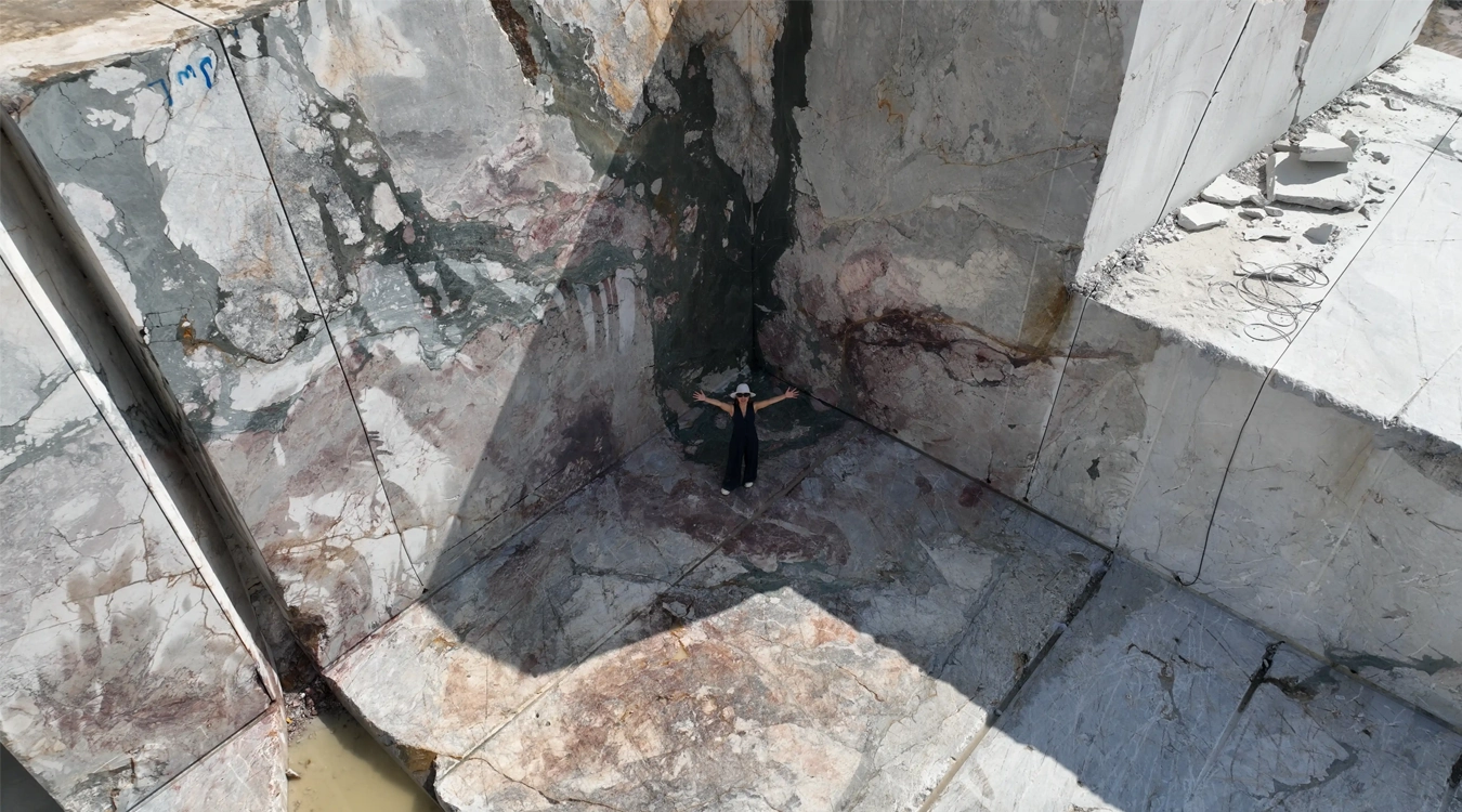 four-seasons-pink-green-marble-quarry-zone