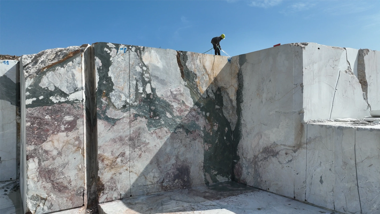 four-seasons-pink-marble-large-block-quarry